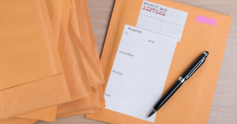 メルカリでレターパックは利用できる？おすすめのケースと発送手順を解説