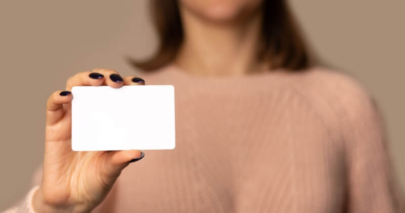 最初のクレジットカードはどう選ぶ？カード選びの重要ポイントと初期設定とは